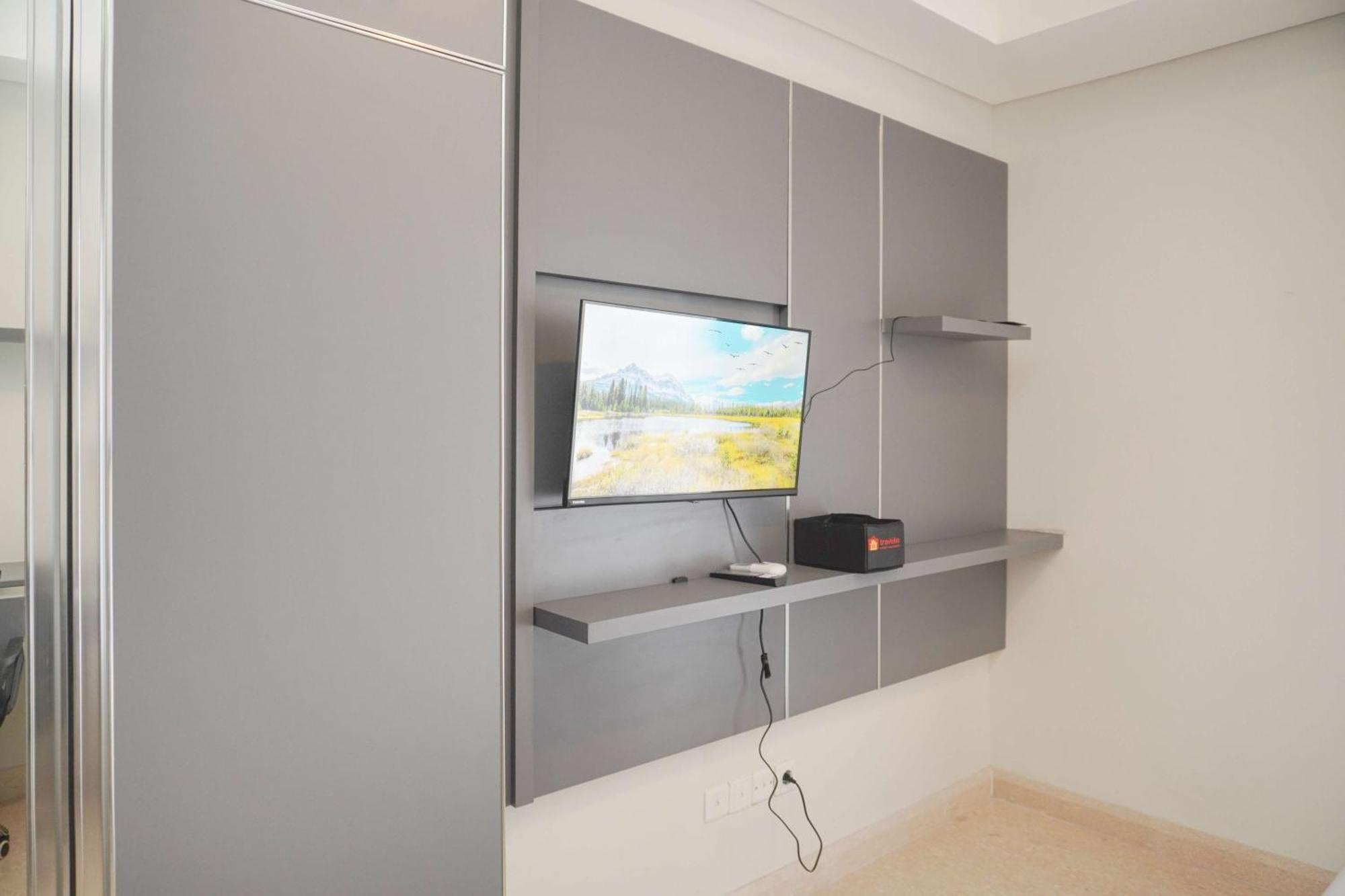 Minimalist And At Gold Coast By Travelio Apartment Jakarta